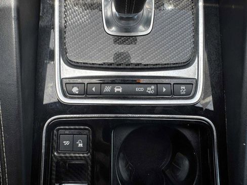 Used 2019 Jaguar F-PACE SVR image 35