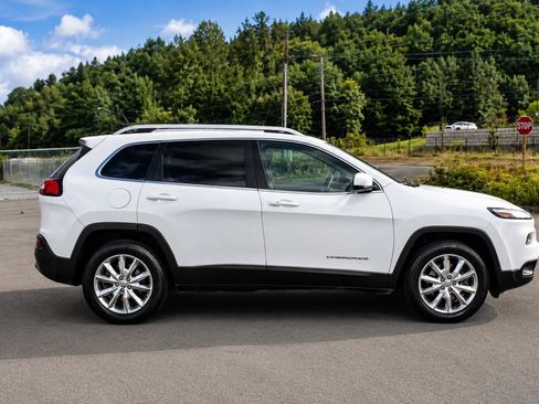Used 2015 Jeep Cherokee Limited AWD/4WD image 9