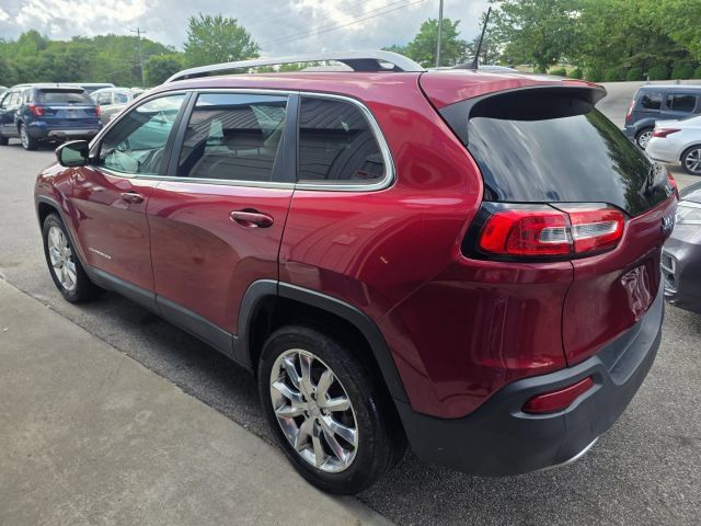 Used 2017 Jeep Cherokee Limited FWD image 7