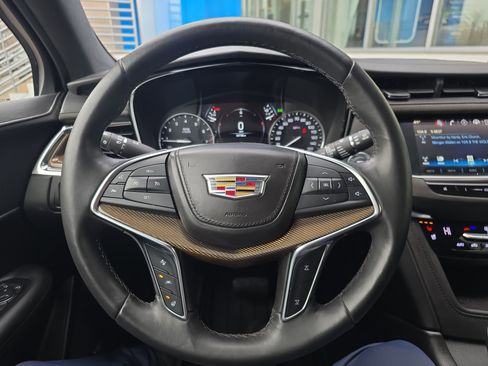 Used 2018 Cadillac XT5 Platinum w/ Driver Assist Package image 24