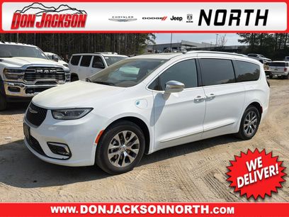Used 2024 Chrysler Pacifica Pinnacle