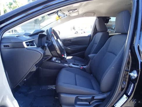 Used 2025 Toyota Corolla LE FWD image 18