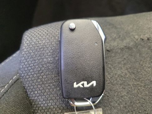 Used 2024 Kia Forte LXS image 32