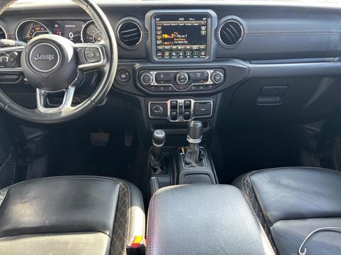 Used 2022 Jeep Wrangler Unlimited Sahara AWD/4WD image 16