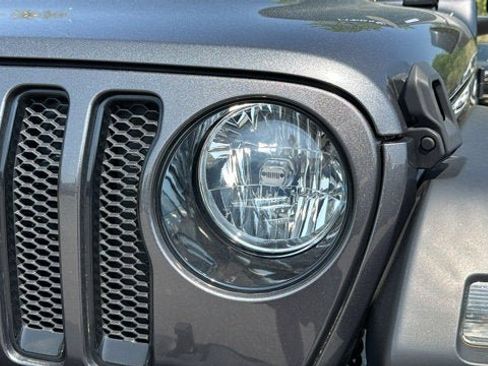 Used 2022 Jeep Wrangler Unlimited Sport AWD/4WD image 9