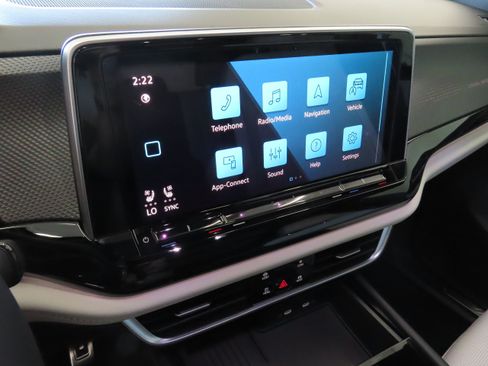 New 2026 Volkswagen Atlas Cross Sport SEL Premium R-Line image 17