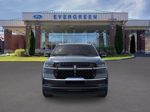 New 2025 Lincoln Navigator Reserve w/ Jet Appearance Package AWD/4WD image 6