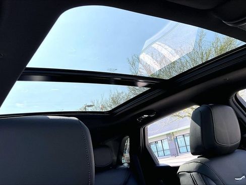 New 2026 Cadillac XT5 Premium Luxury w/ LPO, ONYX Package FWD image 31