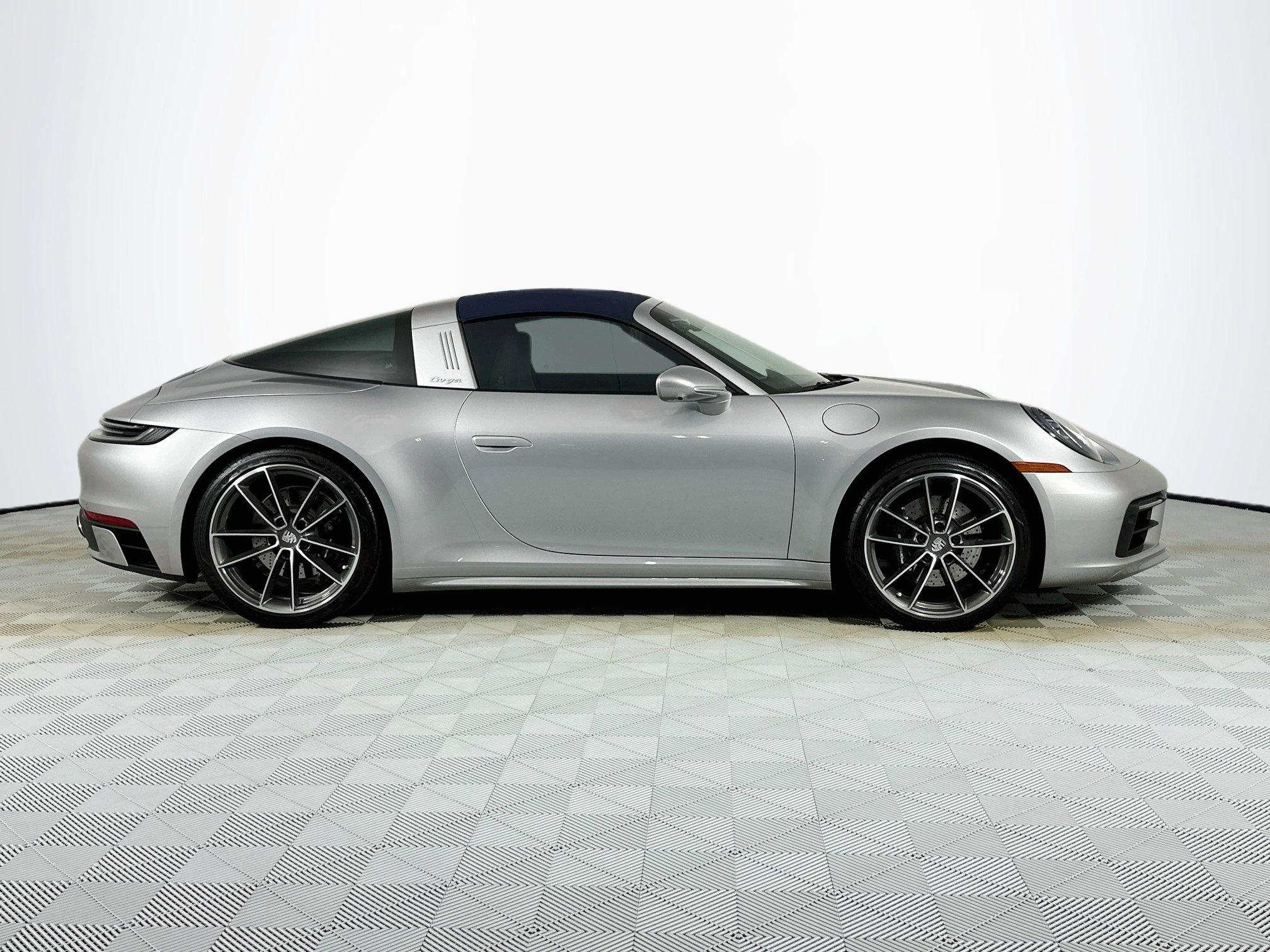 Used 2024 Porsche 911 Targa 4S AWD/4WD image 37