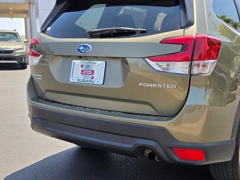 Used 2024 Subaru Forester Premium AWD/4WD image 5