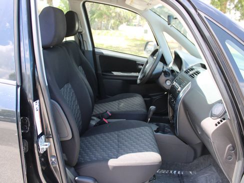 Used 2007 Suzuki SX4 AWD Hatchback image 23