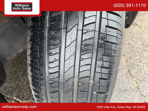 Used 2020 Toyota Highlander XLE image 31