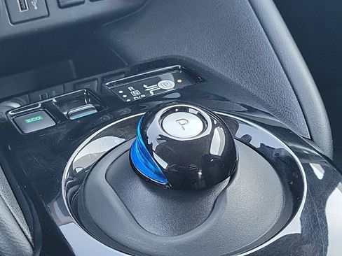 Used 2021 Nissan Leaf SV Plus image 25