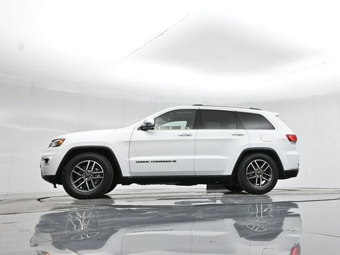 Used 2022 Jeep Grand Cherokee Limited w/ Tech Group image 55