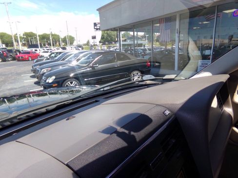 Used 2016 Lincoln Navigator L Select RWD image 56