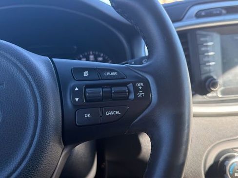 Used 2017 Kia Sorento LX w/ LX Convenience Package image 22