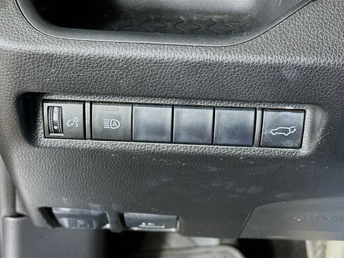 Used 2019 Toyota RAV4 XLE image 17
