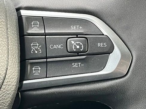 Used 2023 Jeep Compass Limited AWD/4WD image 37