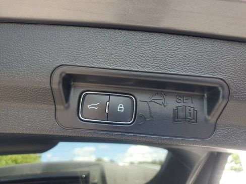 Used 2023 Ford Explorer XLT w/ Equipment Group 202A AWD/4WD image 18