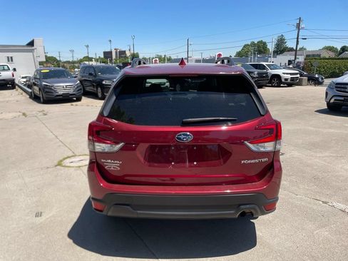 Used 2022 Subaru Forester Premium AWD/4WD image 6