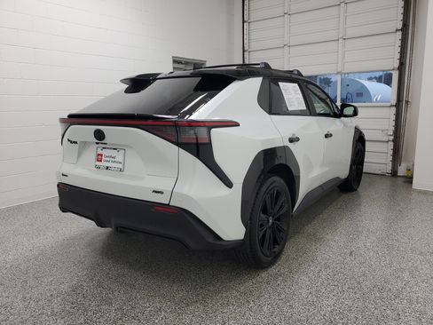 Certified 2025 Toyota bZ4X AWD image 4