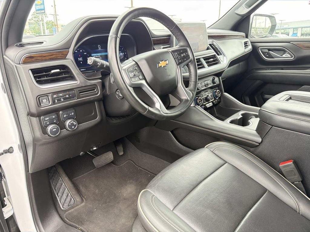 Used 2024 Chevrolet Suburban Premier AWD/4WD image 24