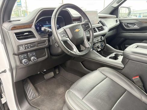 Used 2024 Chevrolet Suburban Premier AWD/4WD image 24