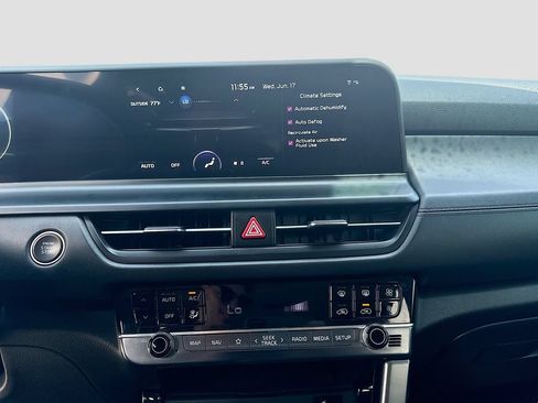 Certified 2024 Kia Seltos SX w/ SX Sunroof Package AWD/4WD image 19