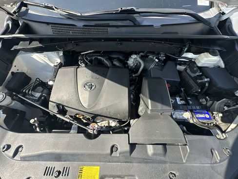 Used 2018 Toyota Highlander Plus image 34