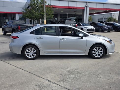 Used 2025 Toyota Corolla LE image 6