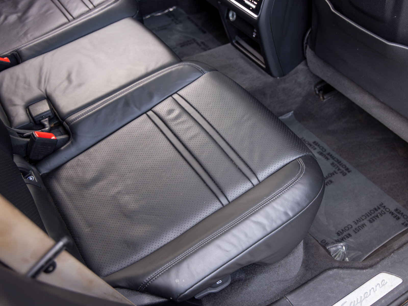 Certified 2022 Porsche Cayenne Platinum Edition AWD/4WD image 60