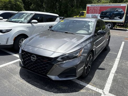 Certified 2024 Nissan Altima 2.5 SR FWD image 2