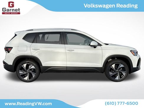 New 2025 Volkswagen Taos SE image 6