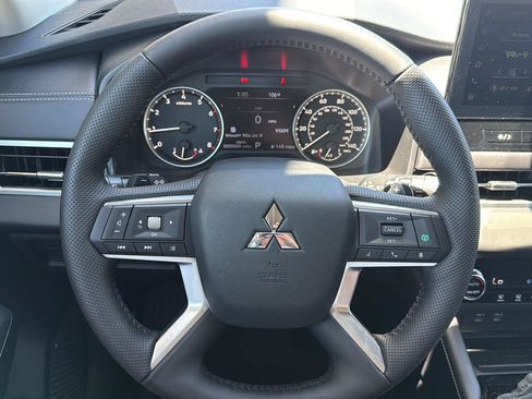 New 2026 Mitsubishi Outlander AWD image 18