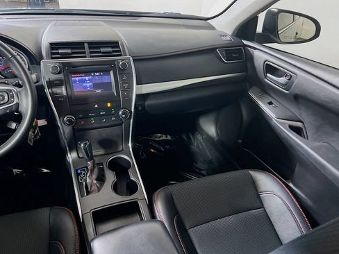 Used 2017 Toyota Camry SE FWD image 20