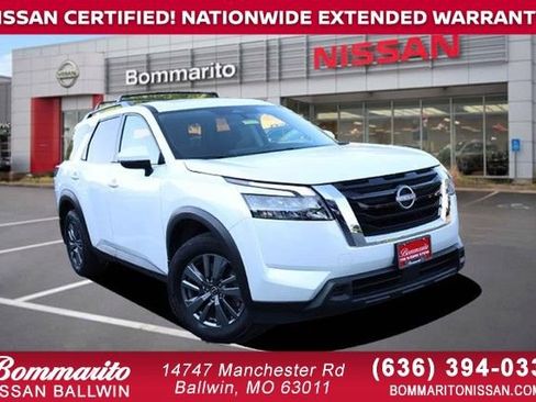 Certified 2025 Nissan Pathfinder SV w/ SV Premium Package FWD image 1