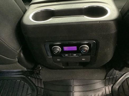 Used 2022 Chevrolet Tahoe Z71 AWD/4WD image 34