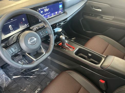 New 2026 Nissan Kicks SR AWD/4WD image 11