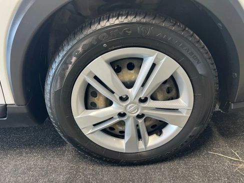 Used 2022 Nissan Kicks S image 16