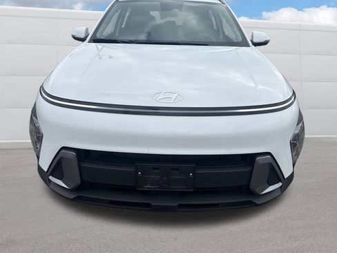 Used 2025 Hyundai Kona SEL image 11