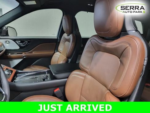 Used 2024 Lincoln Aviator Reserve w/ Equipment Group 201A AWD/4WD image 12