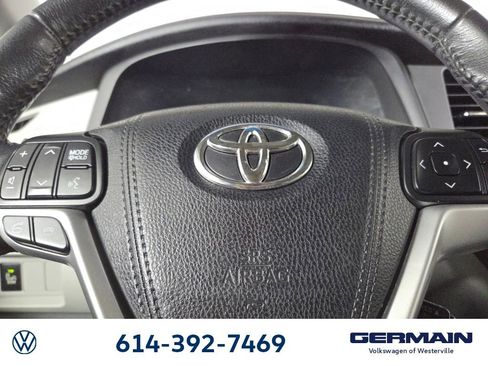 Used 2016 Toyota Sienna XLE Premium image 23