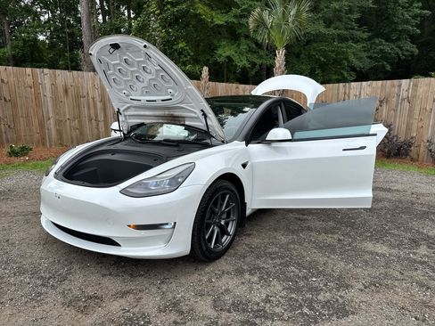 Used 2022 Tesla Model 3 Long Range AWD/4WD image 4