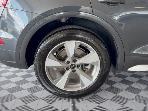 Used 2023 Audi Q5 2.0T Premium Plus w/ Premium Plus Package AWD/4WD image 13