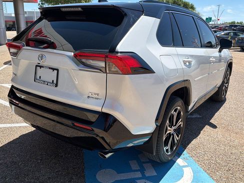 Used 2025 Toyota RAV4 XSE AWD/4WD image 4