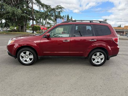 Used 2010 Subaru Forester 2.5X Premium AWD/4WD image 2