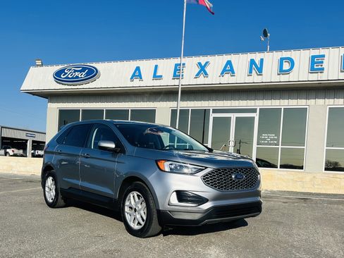 Used 2024 Ford Edge SEL image 2