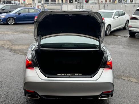 Used 2019 Toyota Avalon XLE w/ Moonroof Package image 7