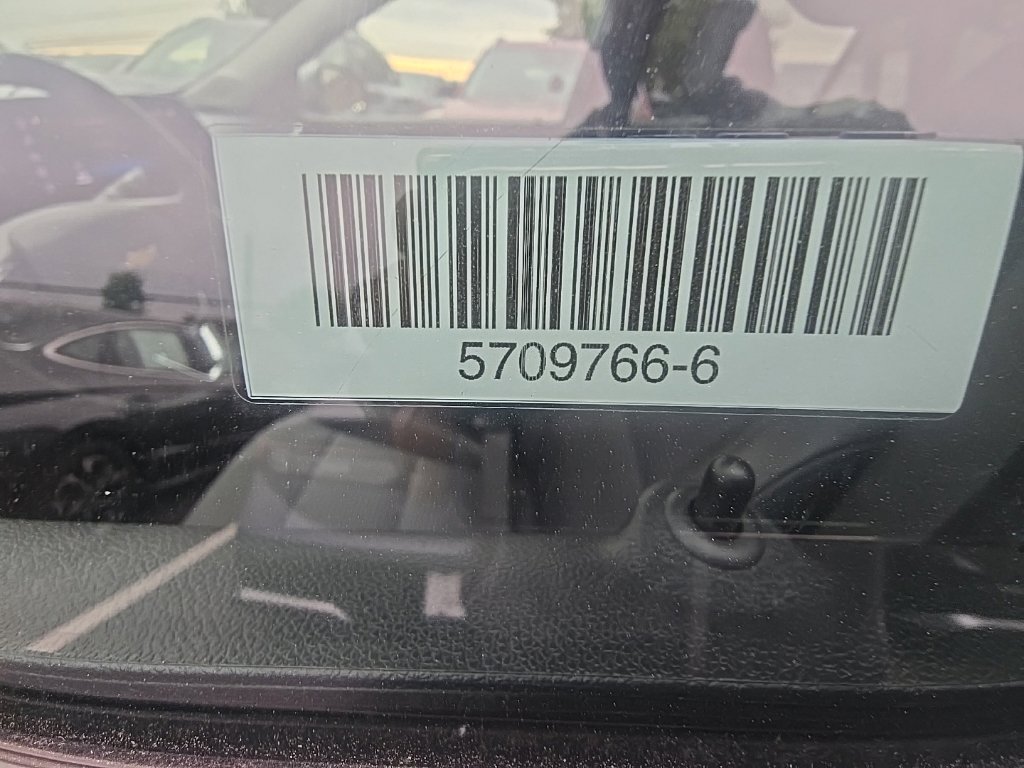 Used 2025 Chevrolet Trax LT w/ LT Convenience Package FWD image 6