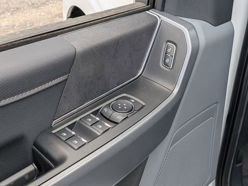 New 2025 Ford F150 XLT w/ Equipment Group 301A Standard image 15